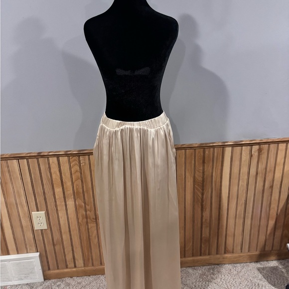 H&M Gold Beige Maxi Skirt with Pockets Size 6 - Picture 8 of 8